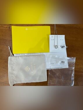 Kendra Scott Silver Snowflake Pendant Necklace